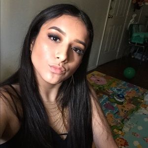 Meet your Posher, Dariana